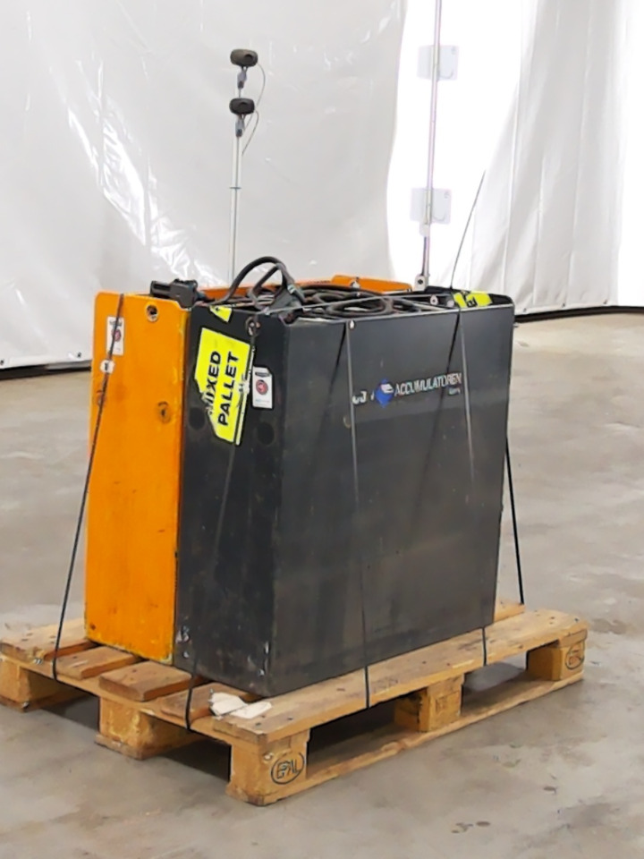 Weitere 2XBATTERIEN - Baumaschine: das Bild 2 Weitere 2XBATTERIEN - Baumaschine: das Bild 2