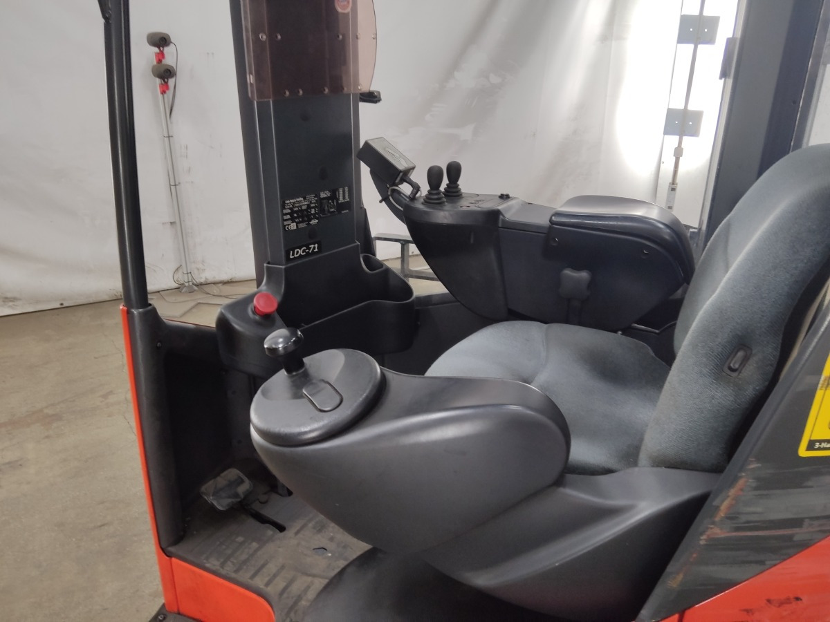 Linde R14X-03 - Schubmaststapler: das Bild 3 Linde R14X-03 - Schubmaststapler: das Bild 3