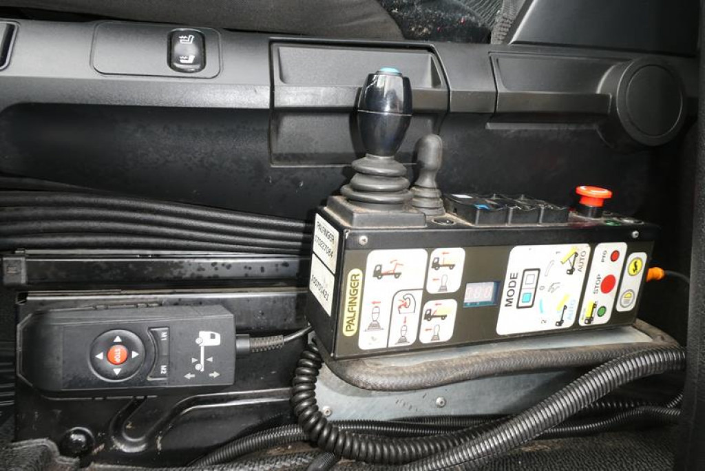 MERCEDES-BENZ Actros neu 2546 L 6x2 Abrollkipper Lenk-Lift Achse - Abrollkipper: das Bild 4 MERCEDES-BENZ Actros neu 2546 L 6x2 Abrollkipper Lenk-Lift Achse - Abrollkipper: das Bild 4