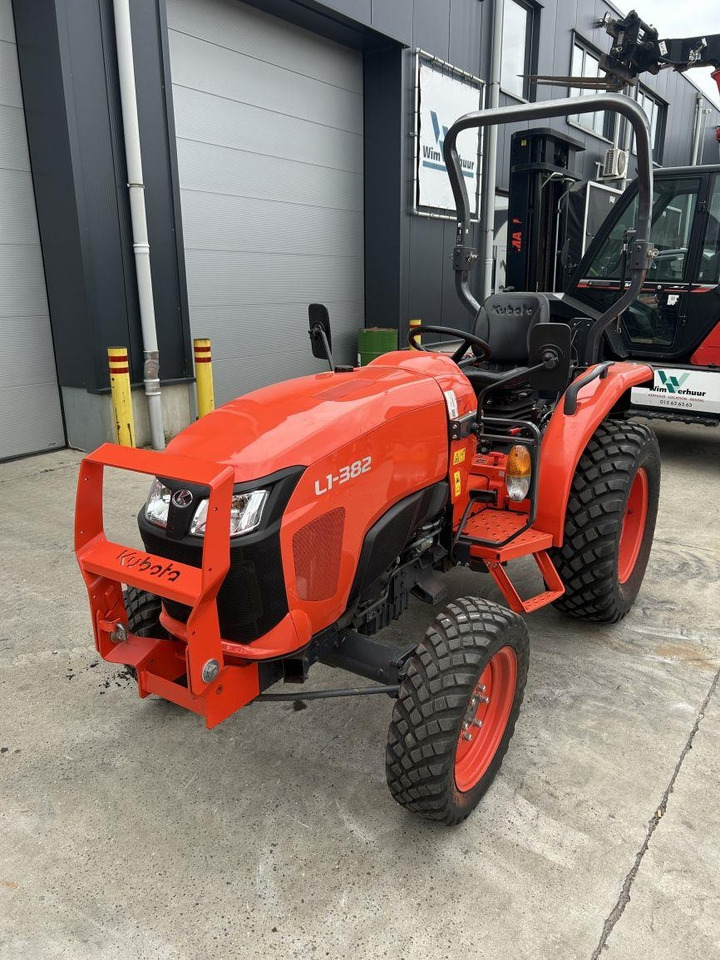 Kubota L1-382 (7325) - Kommunaltraktor: das Bild 5 Kubota L1-382 (7325) - Kommunaltraktor: das Bild 5
