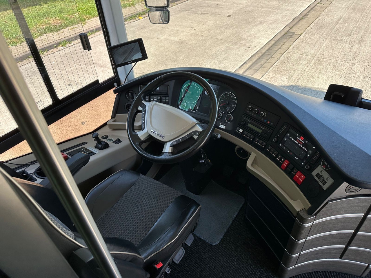 Neoplan P06 Skyliner L (83 Sitze*TOP*Motor Neu*Panorama) - Doppeldeckerbus: das Bild 5 Neoplan P06 Skyliner L (83 Sitze*TOP*Motor Neu*Panorama) - Doppeldeckerbus: das Bild 5